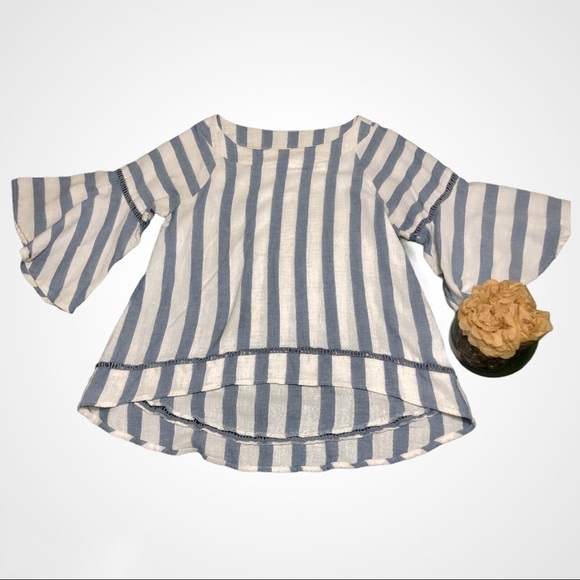 Listicle Tops - Listicle High Low Bell Sleeve Boho Top Medium